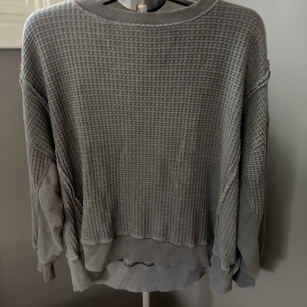 American Eagle Outfitters Gray Textured Crew Neck Sweater